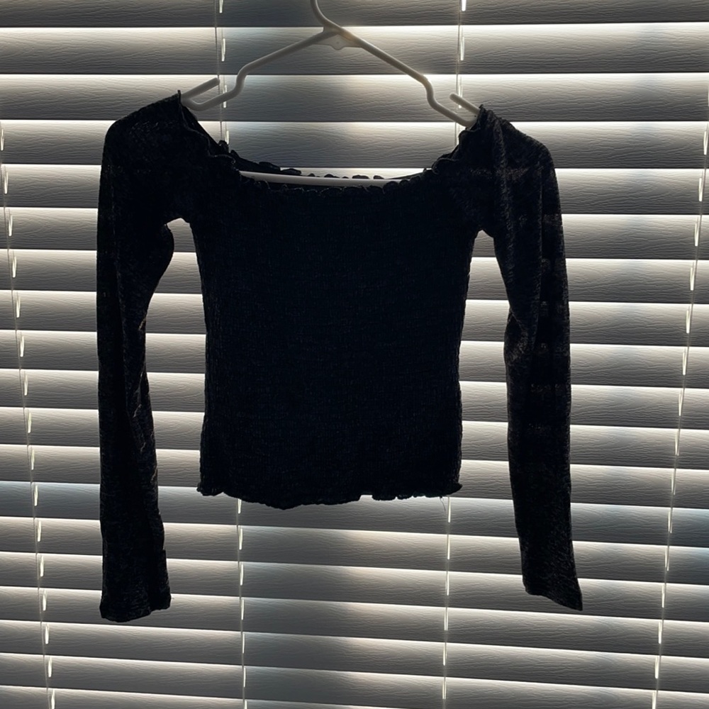 hollister long sleeve tee!